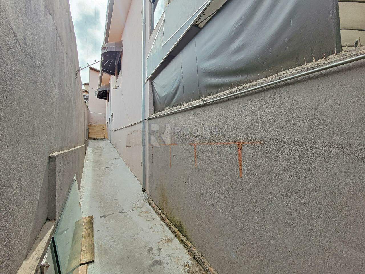 Casa Residencial para aluguel no bairro Jardim Planalto: Corredor / Entrada