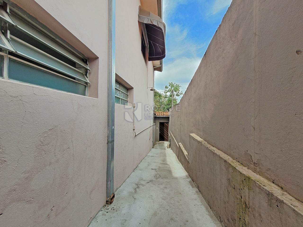 Casa Residencial para aluguel no bairro Jardim Planalto: Corredor / Entrada