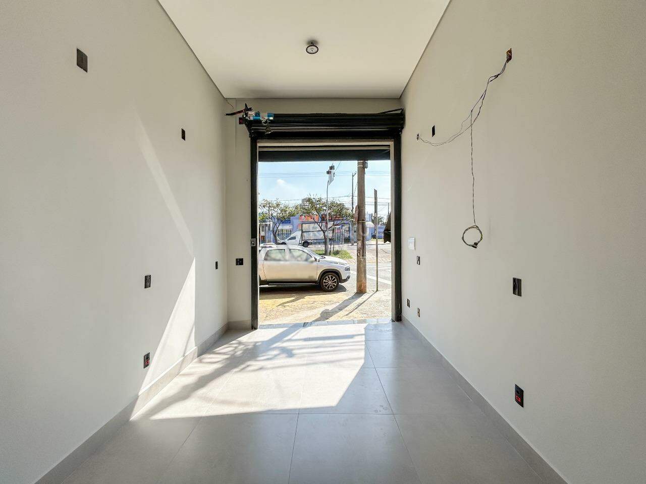 Salão para aluguel no bairro Jardim do Lago: Sala 