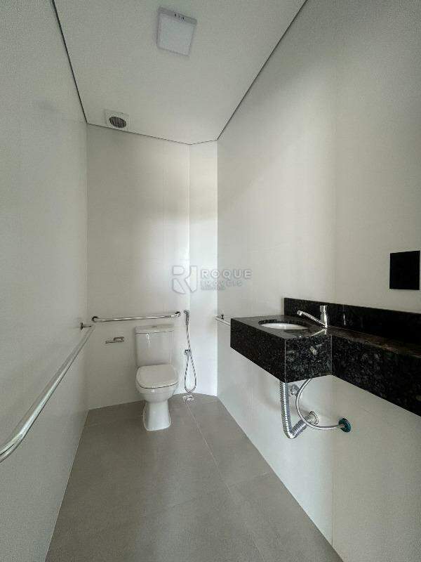 Salão para aluguel no bairro Jardim do Lago: WC social 