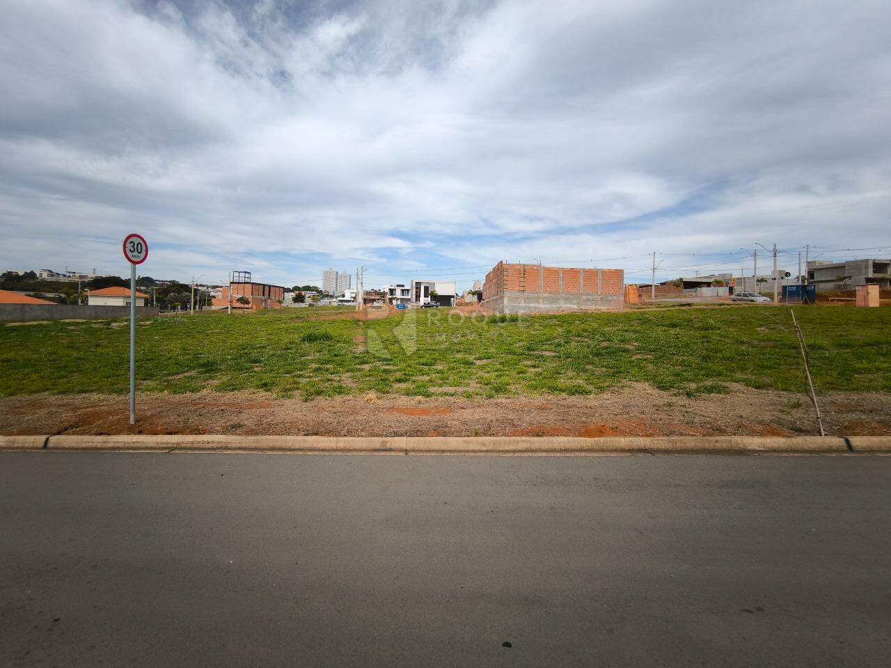 Terreno em condomínio à venda no bairro Jardim Cidade Universitária II: FRENTE