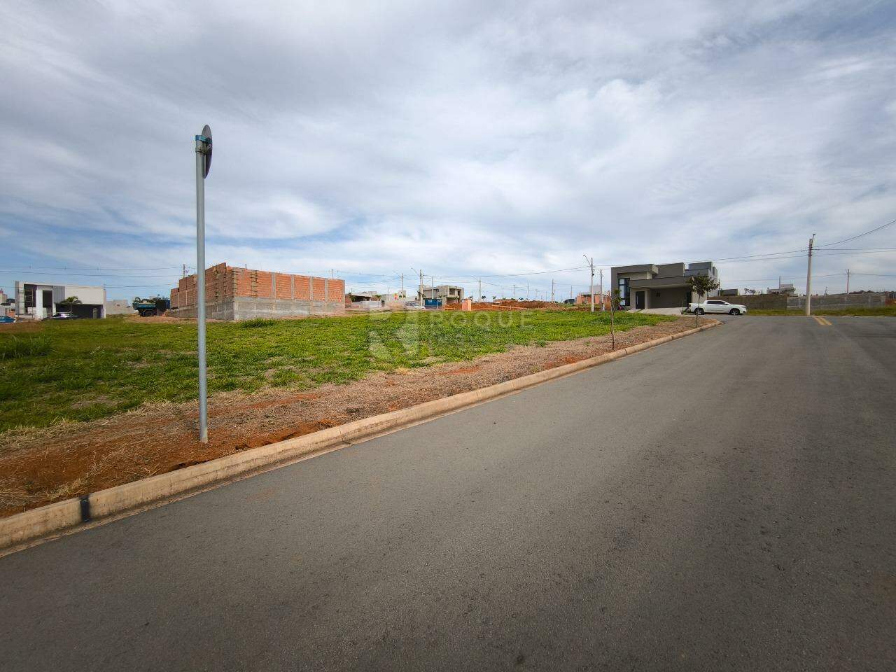 Terreno em condomínio à venda no bairro Jardim Cidade Universitária II: 