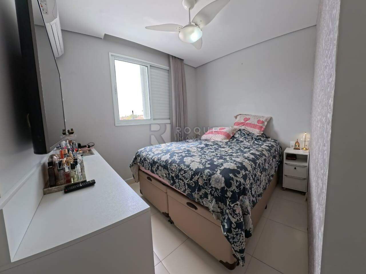 Apartamento à venda no bairro Vila Limeiranea: