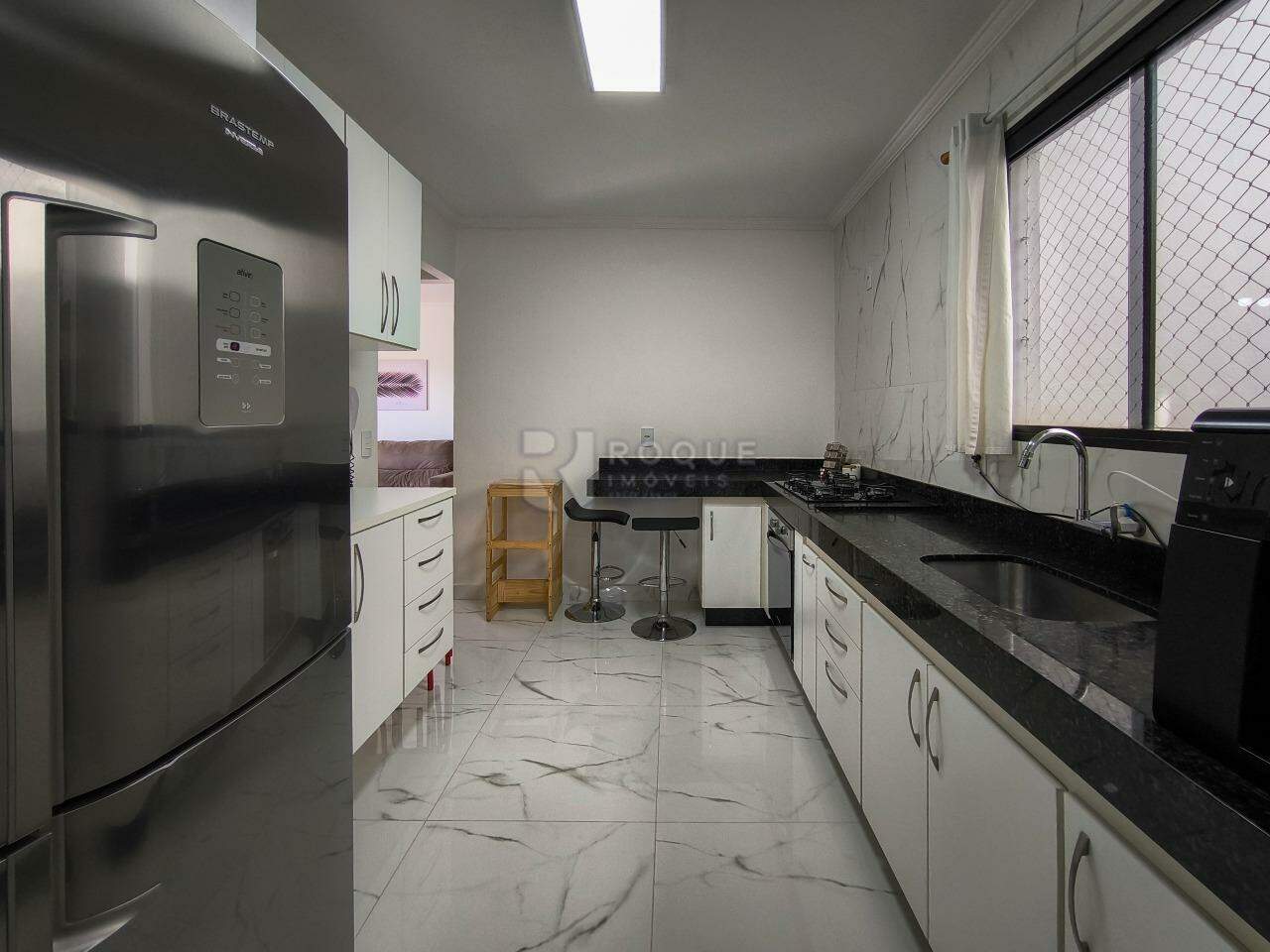 Apartamento à venda no bairro Jardim Ouro Verde: COZINHA