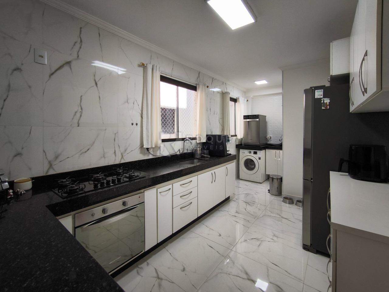 Apartamento à venda no bairro Jardim Ouro Verde: COZINHA
