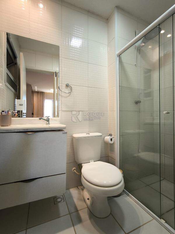 Apartamento à venda no bairro Chácaras Antonieta: WC SUÍTE