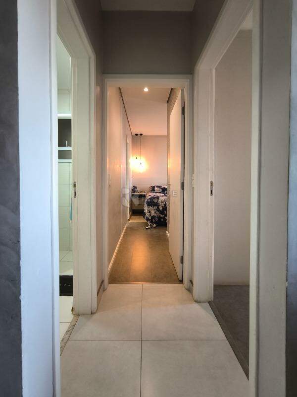 Apartamento à venda no bairro Chácaras Antonieta: CORREDOR INTERNO