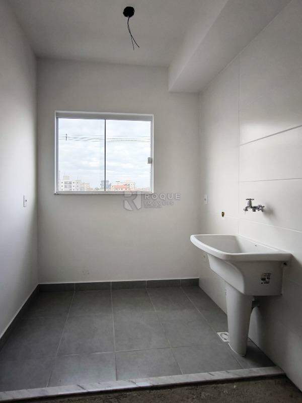 Apartamento à venda no bairro Jardim Ouro Verde: LAVANDERIA