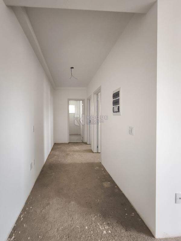 Apartamento à venda no bairro Jardim Ouro Verde: CORREDOR INTERNO