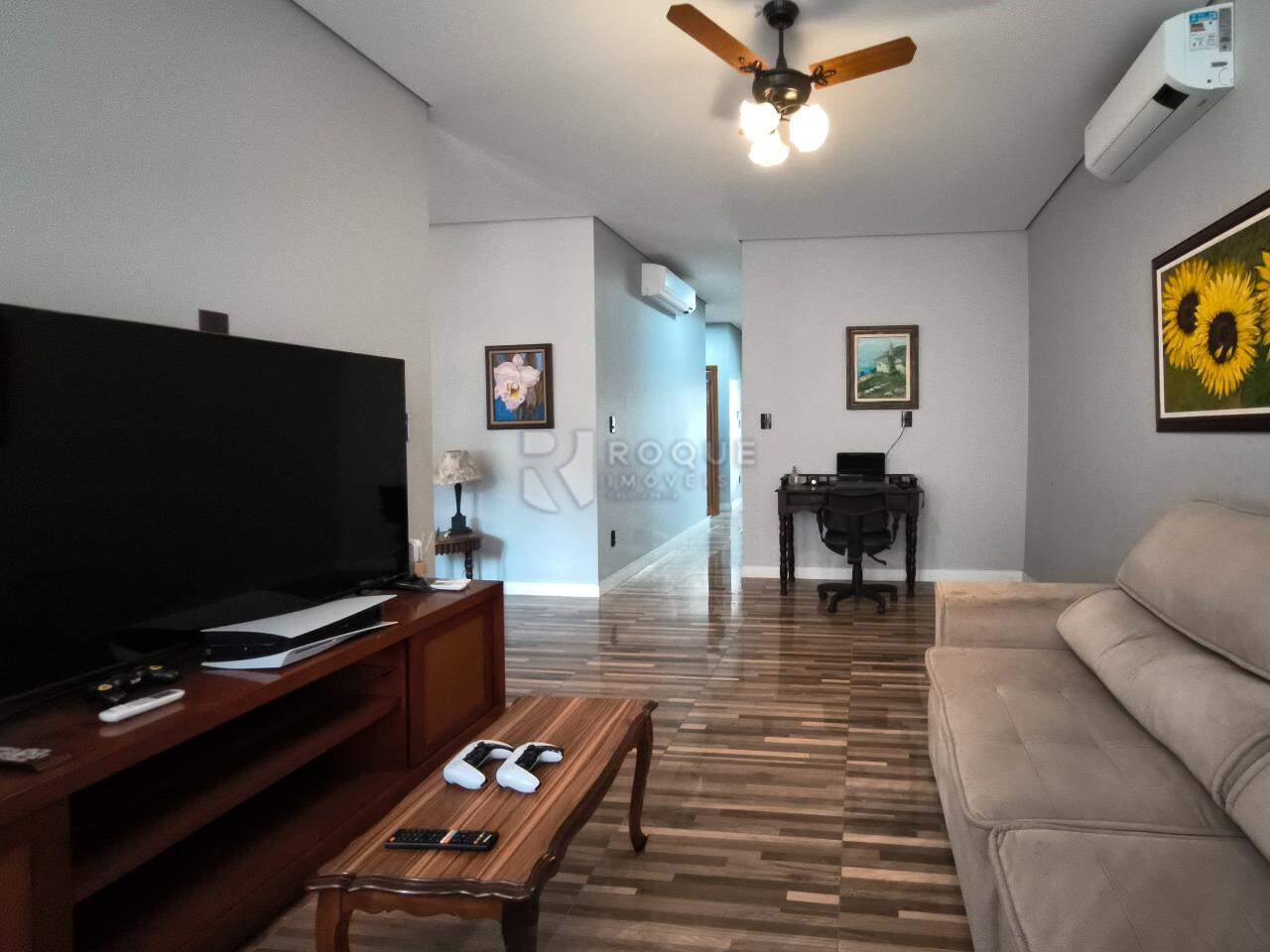 Casa em condomínio à venda no bairro Residenciais Fazenda Itapema: SALA DE TV