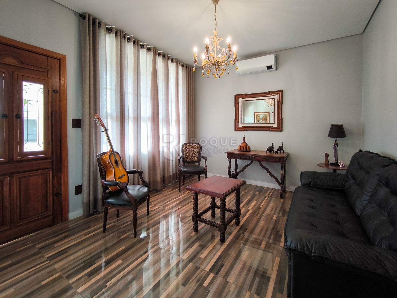 Casa em condomínio à venda no bairro Residenciais Fazenda Itapema: SALA DE ESTAR