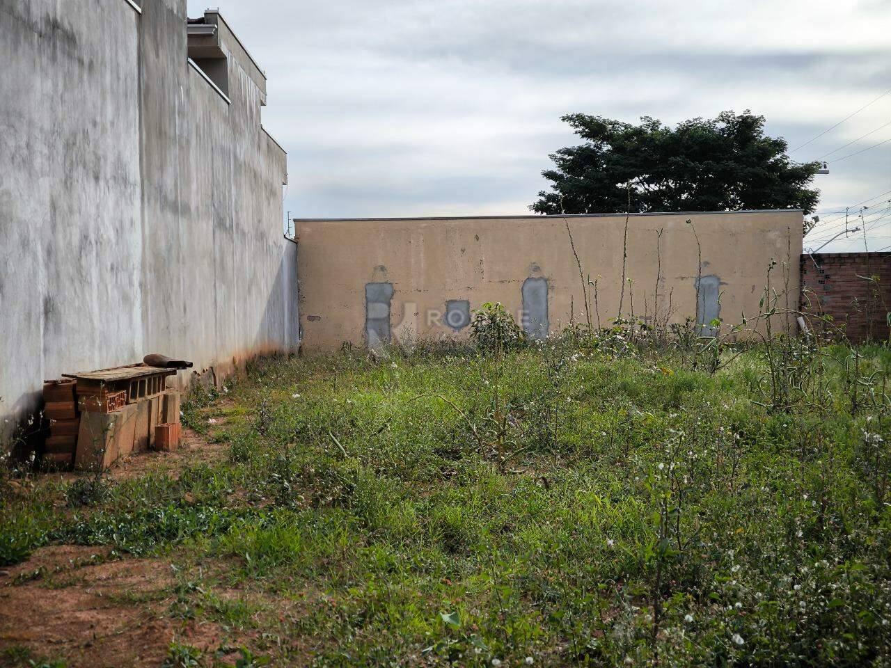 Terreno à venda no bairro Jardim Caieira: