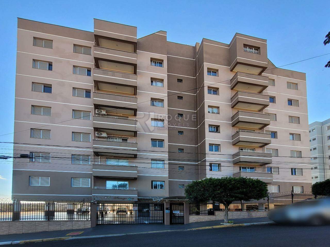 Apartamento para aluguel no bairro Vila Camargo: FACHADA