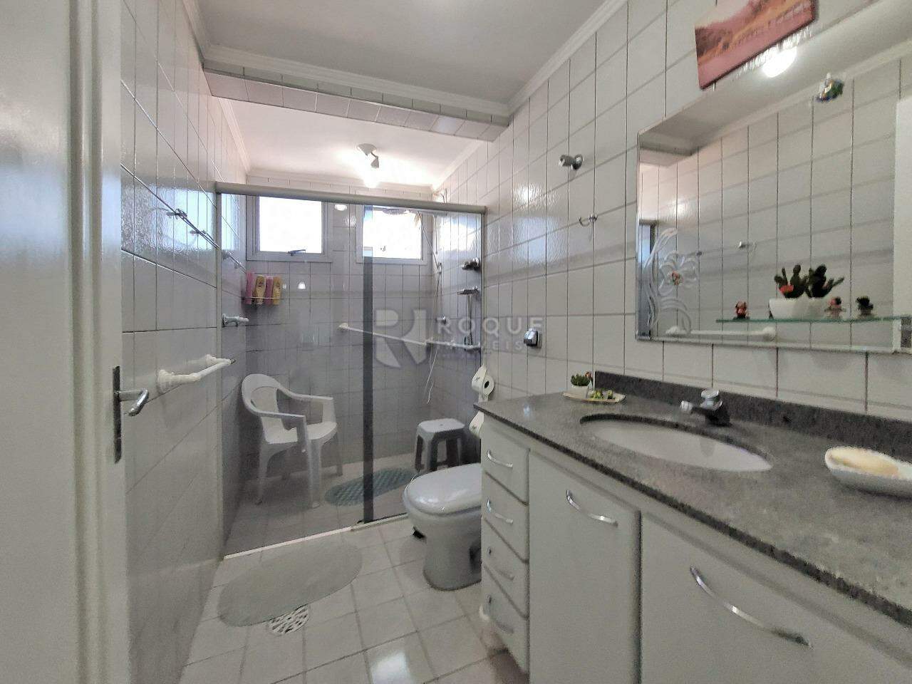 Apartamento para aluguel no bairro Vila Camargo: BANHEIRO SOCIAL