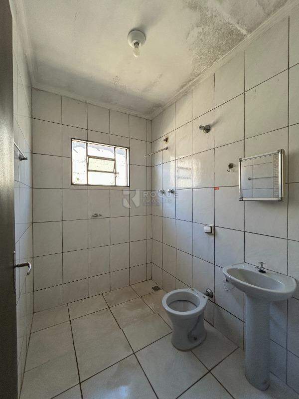 Casa Residencial para aluguel no bairro Vila Independência: WC social 