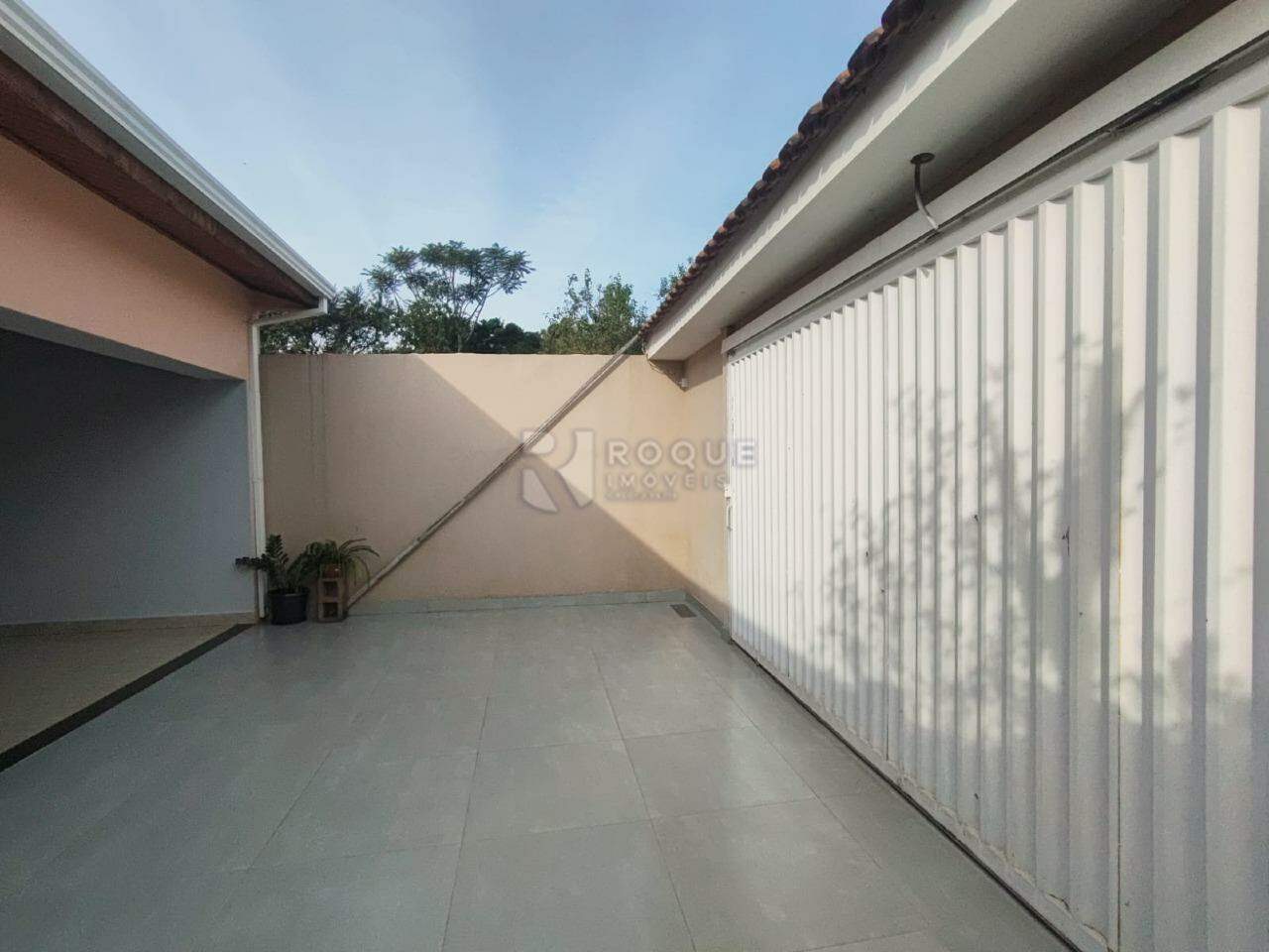 Casa Residencial para aluguel no bairro Parque Hippolyto: Quintal