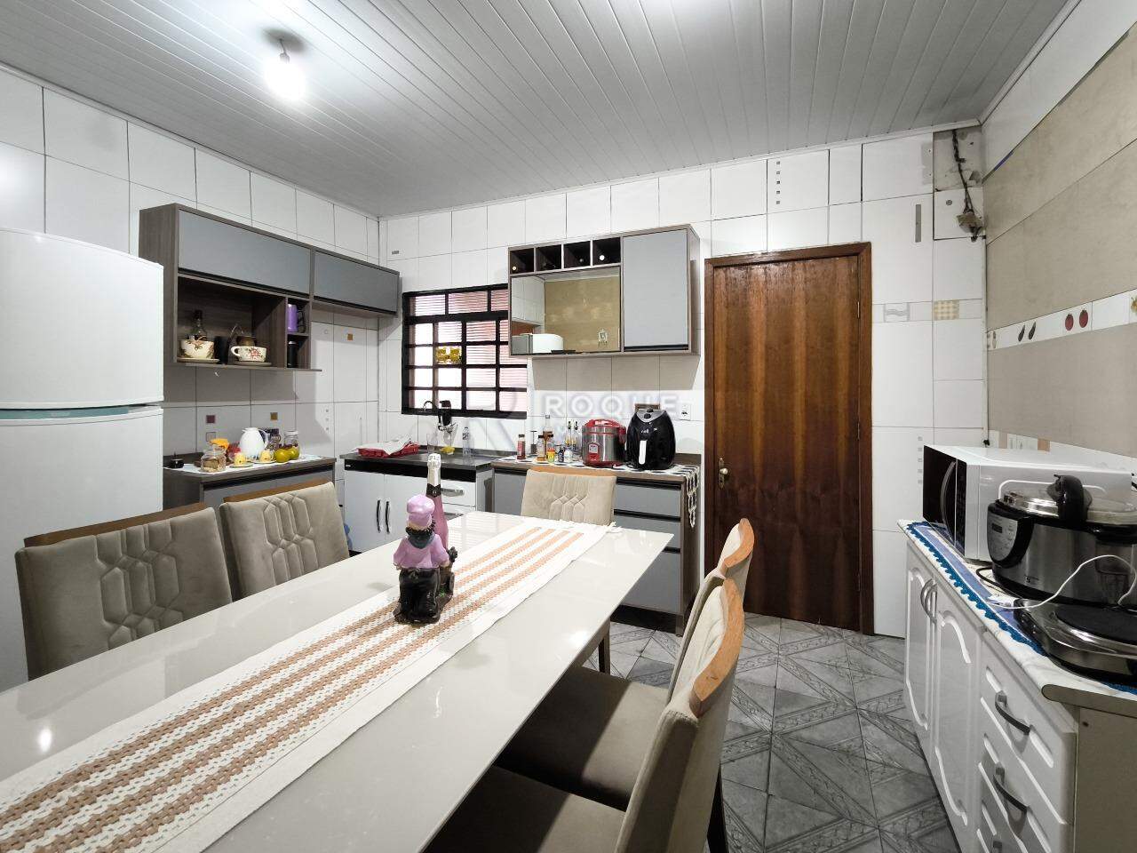 Casa Residencial à venda no bairro Jardim Hortência: COZINHA