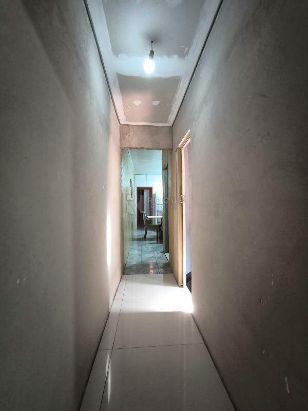 Casa Residencial à venda no bairro Jardim Hortência: CORREDOR INTERNO