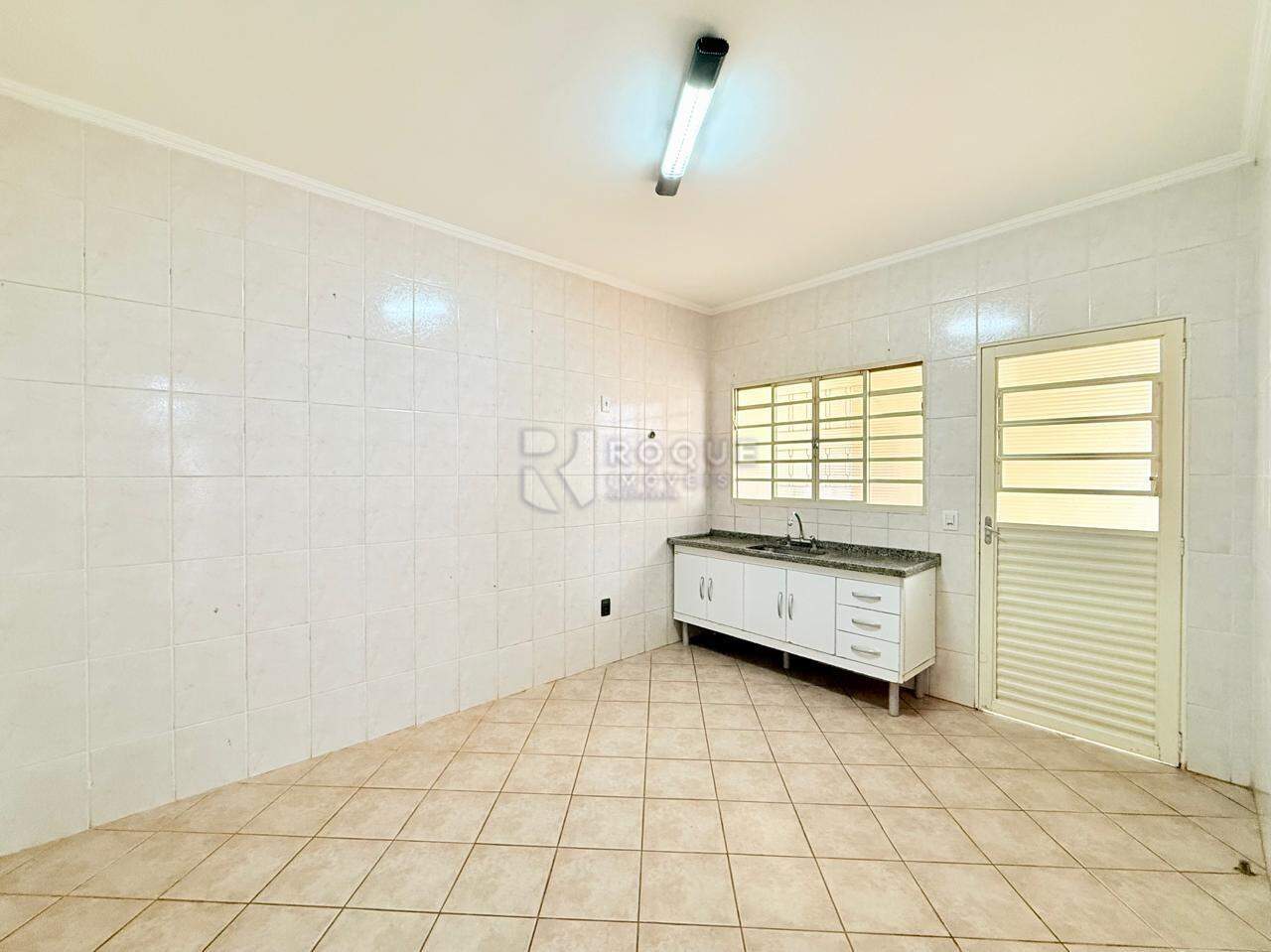 Casa Residencial para aluguel no bairro Jardim Residencial Guimarães: Cozinha