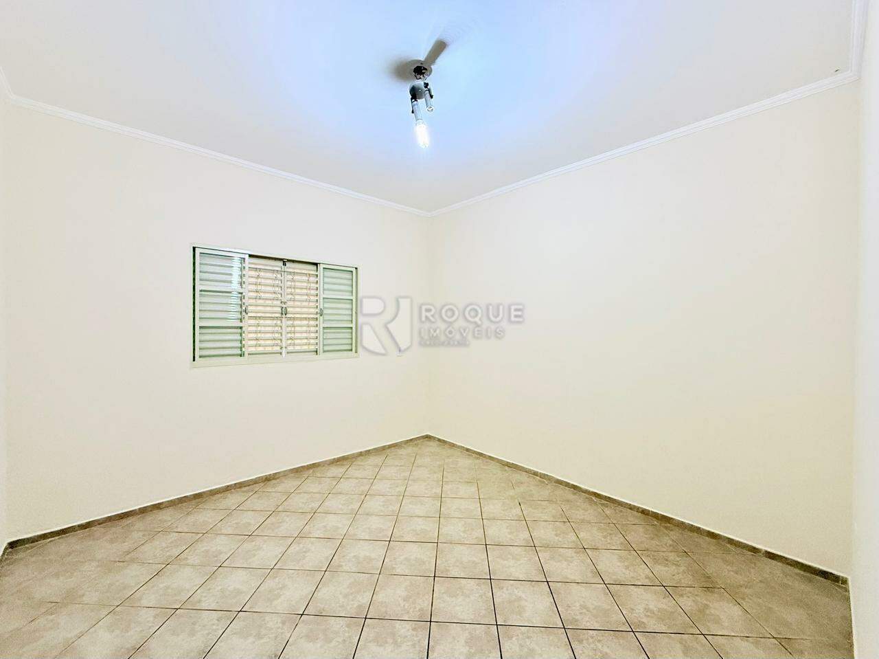 Casa Residencial para aluguel no bairro Jardim Residencial Guimarães: Dormitório 01