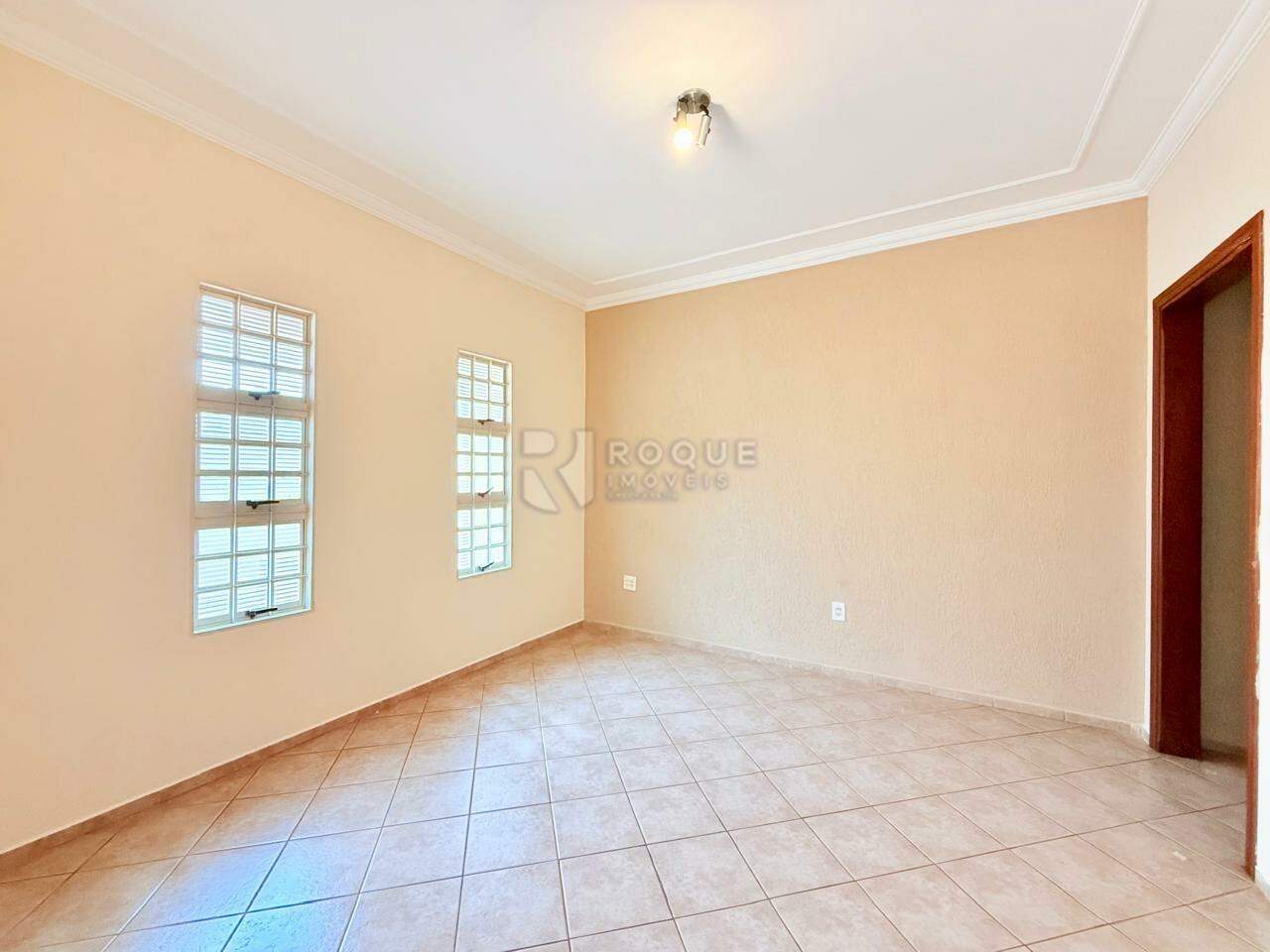 Casa Residencial para aluguel no bairro Jardim Residencial Guimarães: Sala