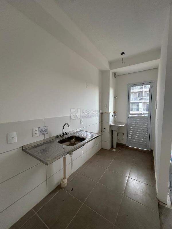 Apartamento à venda no bairro Jardim Esteves: COZINHA