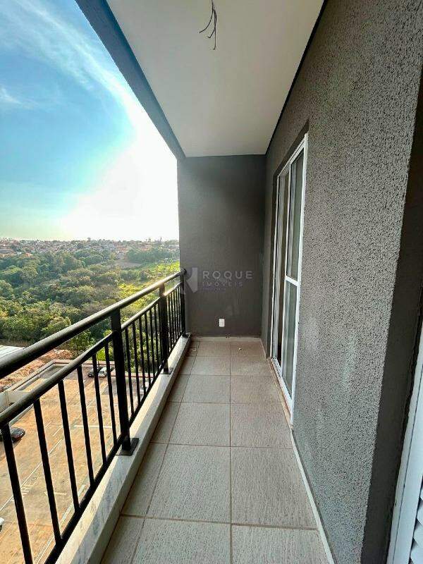 Apartamento à venda no bairro Jardim Esteves: VARANDA