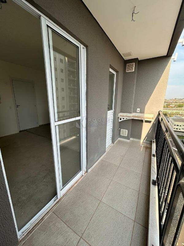 Apartamento à venda no bairro Jardim Esteves: VARANDA