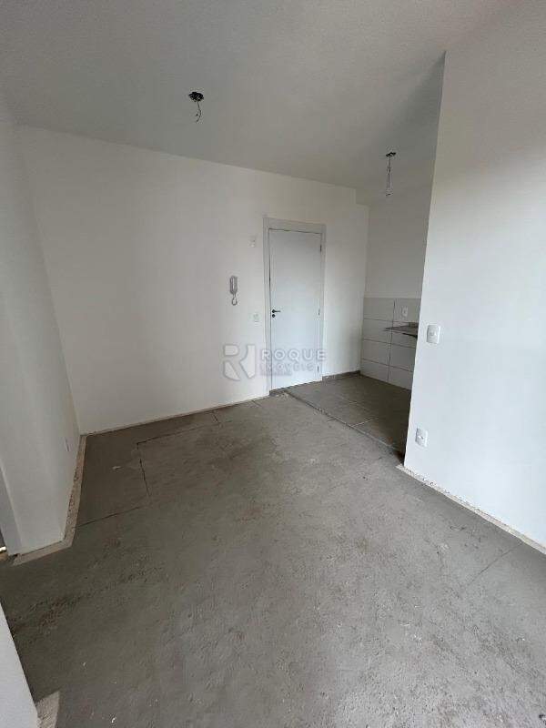 Apartamento à venda no bairro Jardim Esteves: SALA