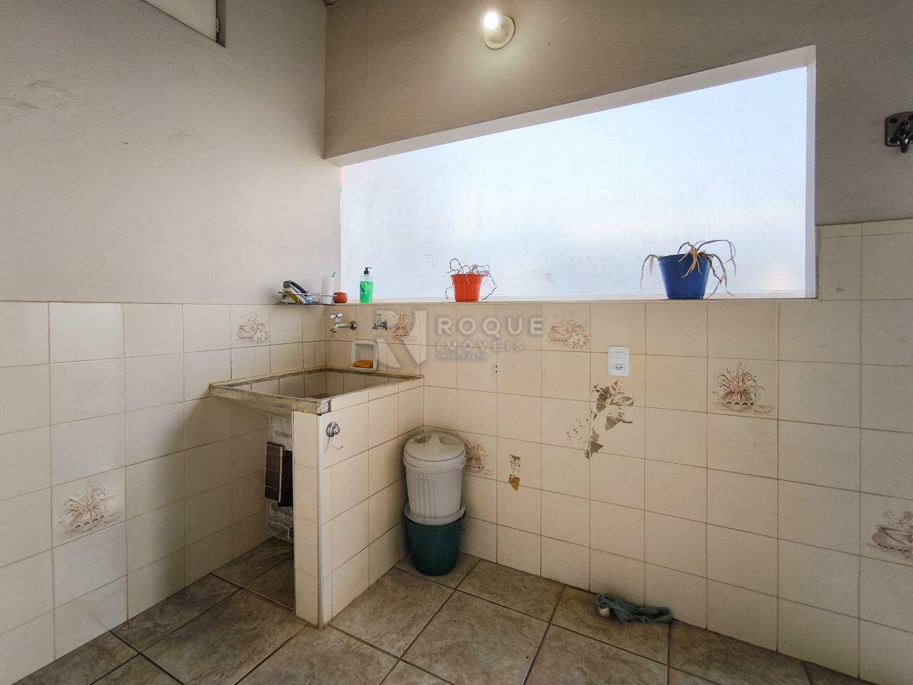 Casa Residencial à venda no bairro Parque Nossa Senhora das Dores: LAVANDERIA