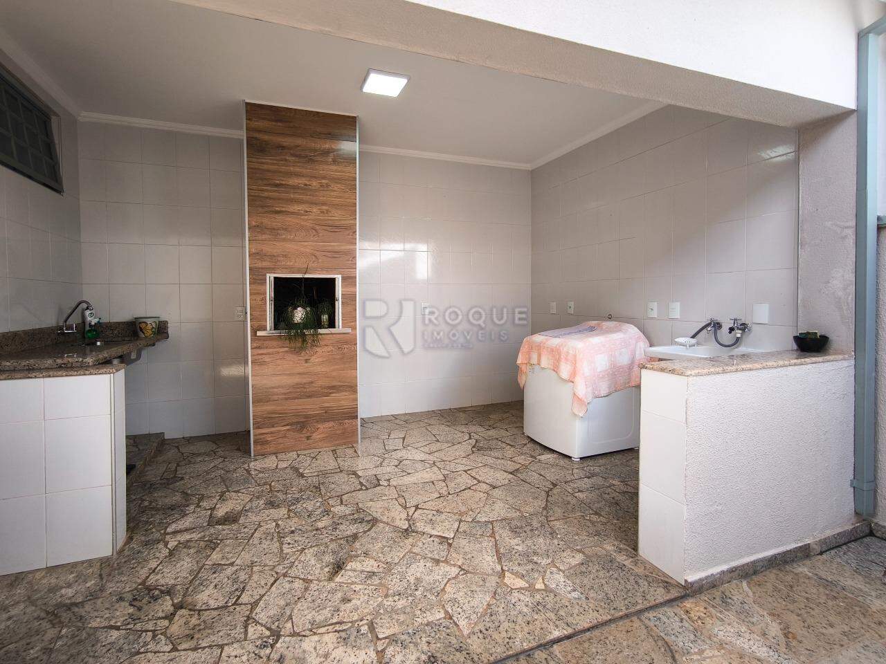 Casa Residencial à venda no bairro Jardim Santo André: ÁREA DE SERVIÇO