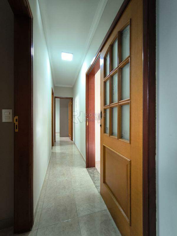 Casa Residencial à venda no bairro Jardim Santo André: CORREDOR INTERNO