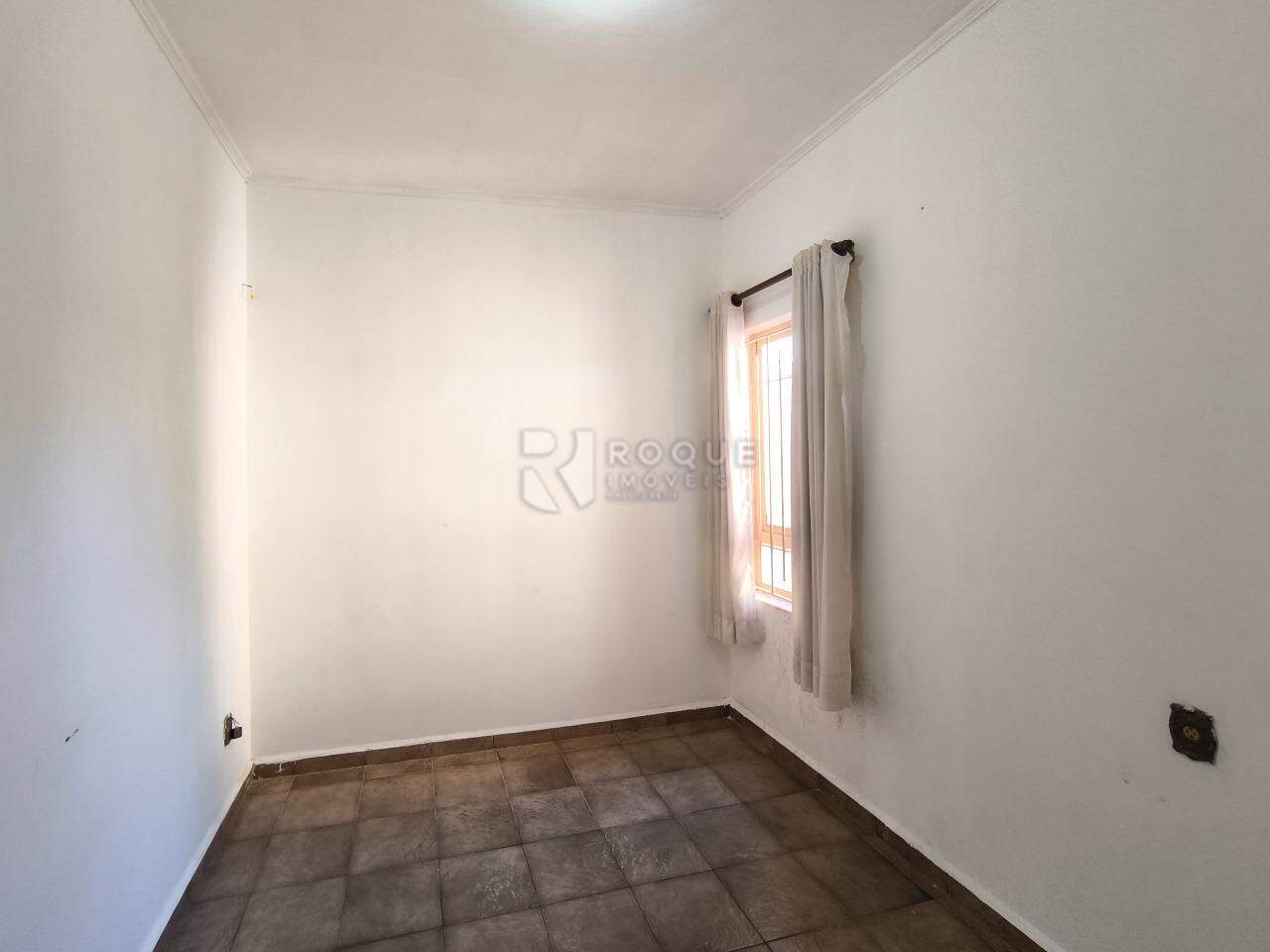 Casa Residencial para aluguel no bairro Jardim Montezuma: ESCRITÓRIO