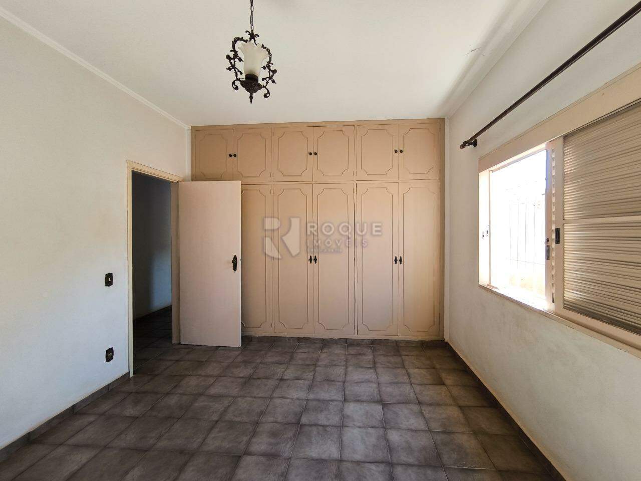 Casa Residencial para aluguel no bairro Jardim Montezuma: SUÍTE