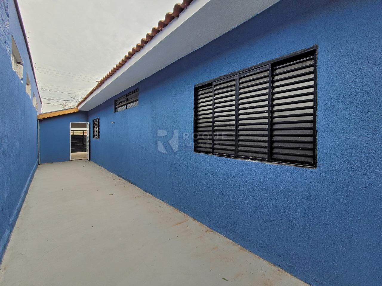 Casa Residencial para aluguel no bairro Vila Claudia: Corredor lateral