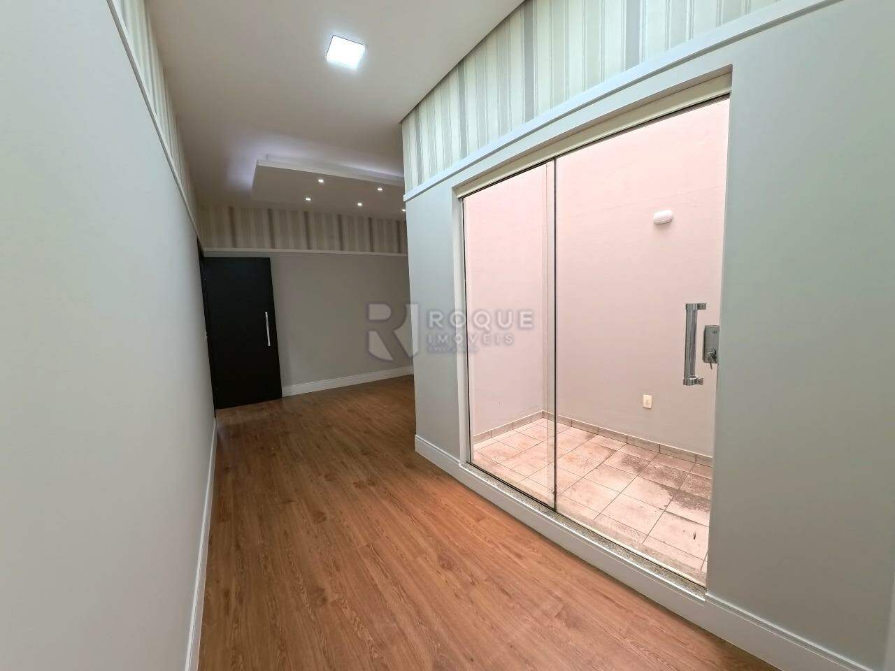 Prédio Comercial à venda no bairro Centro: 