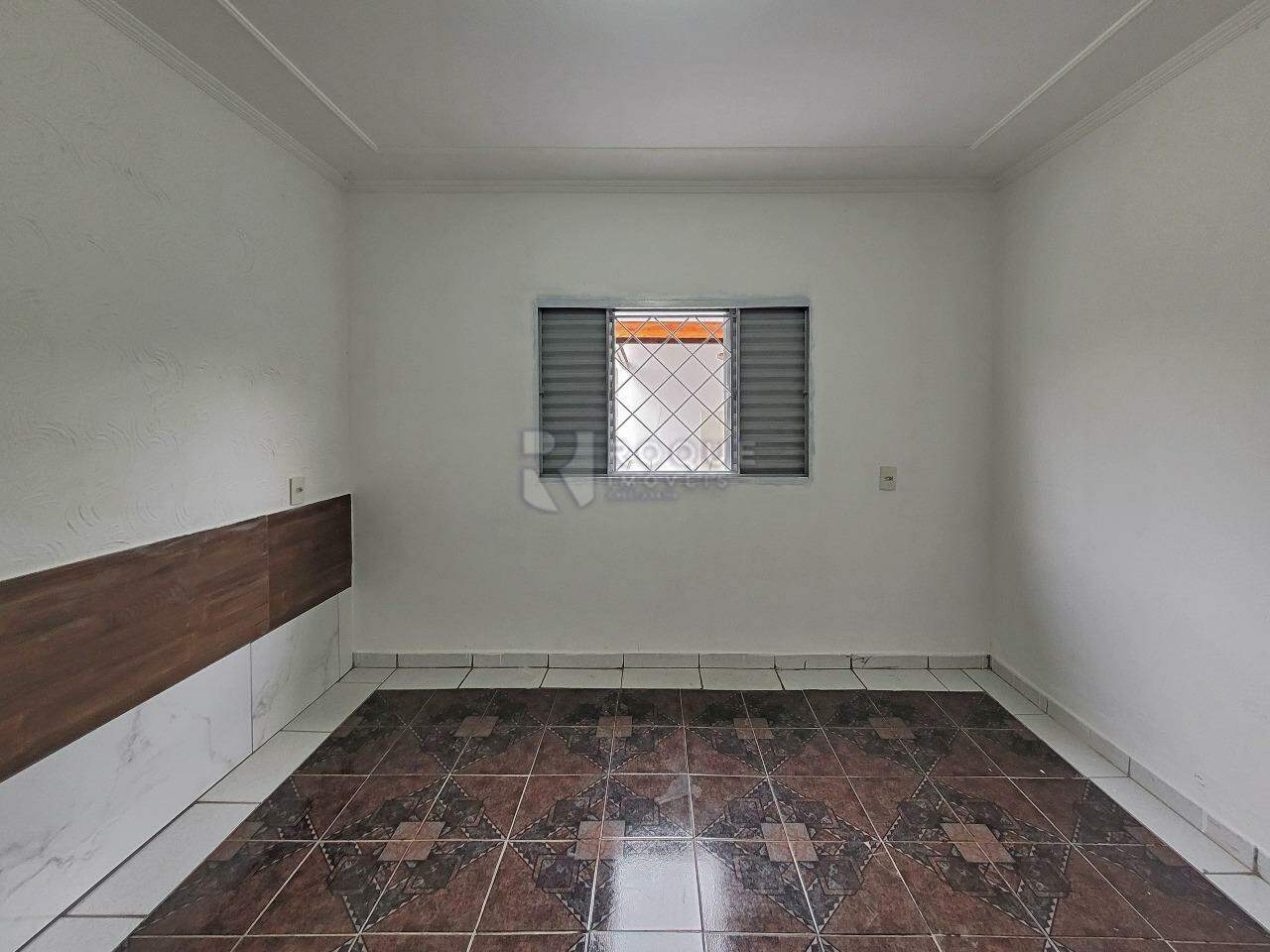 Casa Residencial para aluguel no bairro Jardim Hortência: Suíte