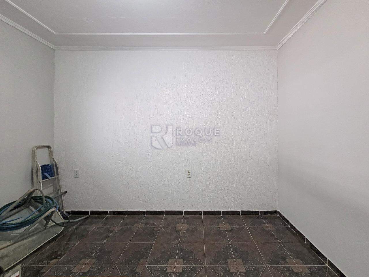 Casa Residencial para aluguel no bairro Jardim Hortência: Dormitório 01