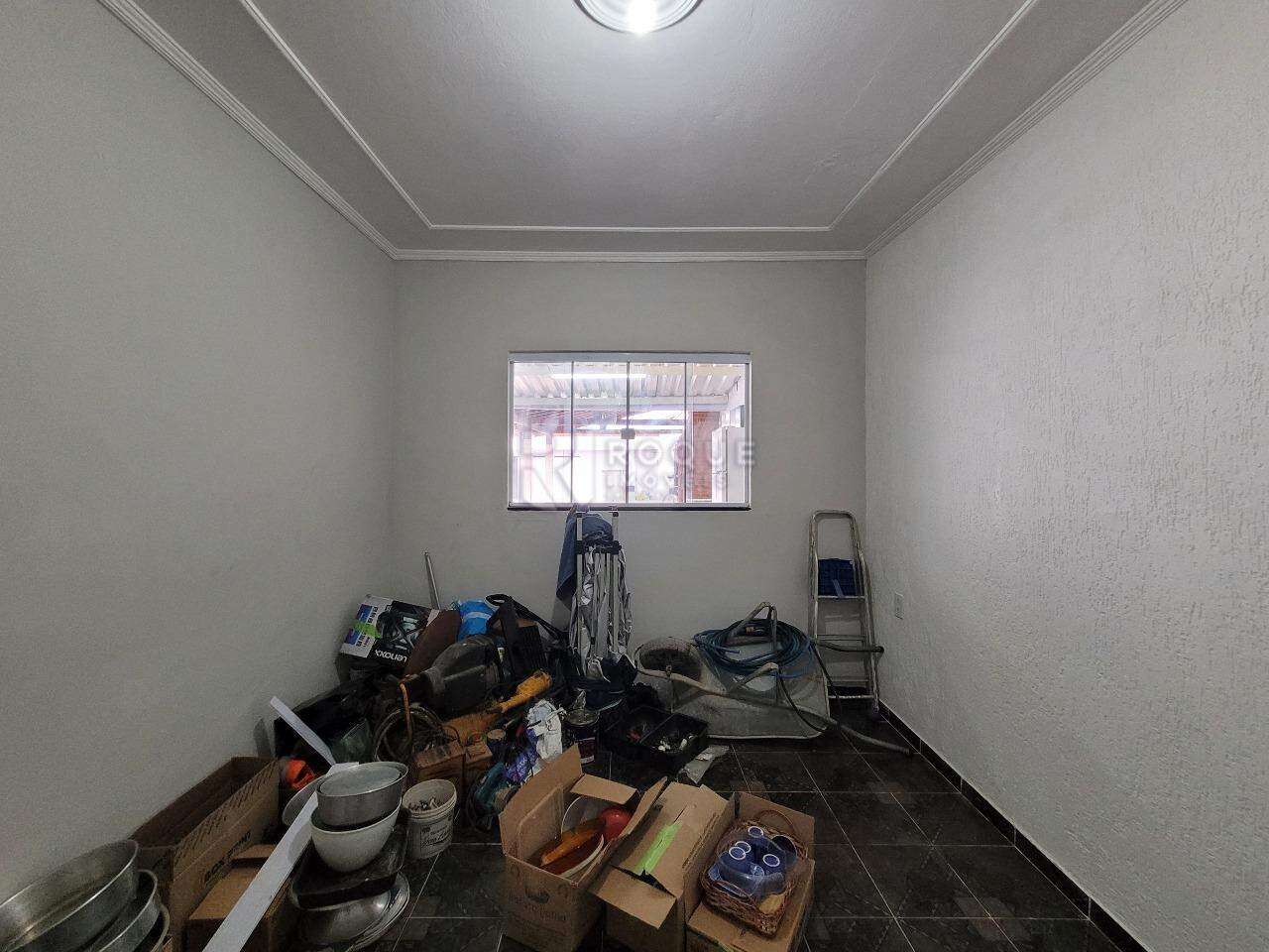 Casa Residencial para aluguel no bairro Jardim Hortência: Dormitório 01