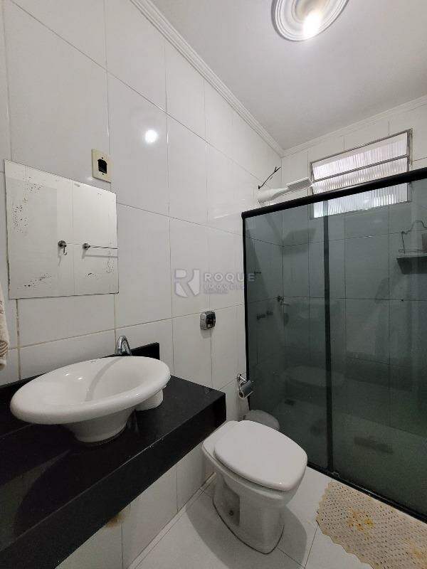 Casa Residencial para aluguel no bairro Jardim Hortência: Banheiro social 
