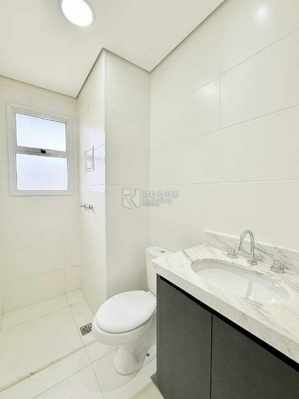 Apartamento para aluguel no bairro Vila Primavera: Wc 02 Suíte