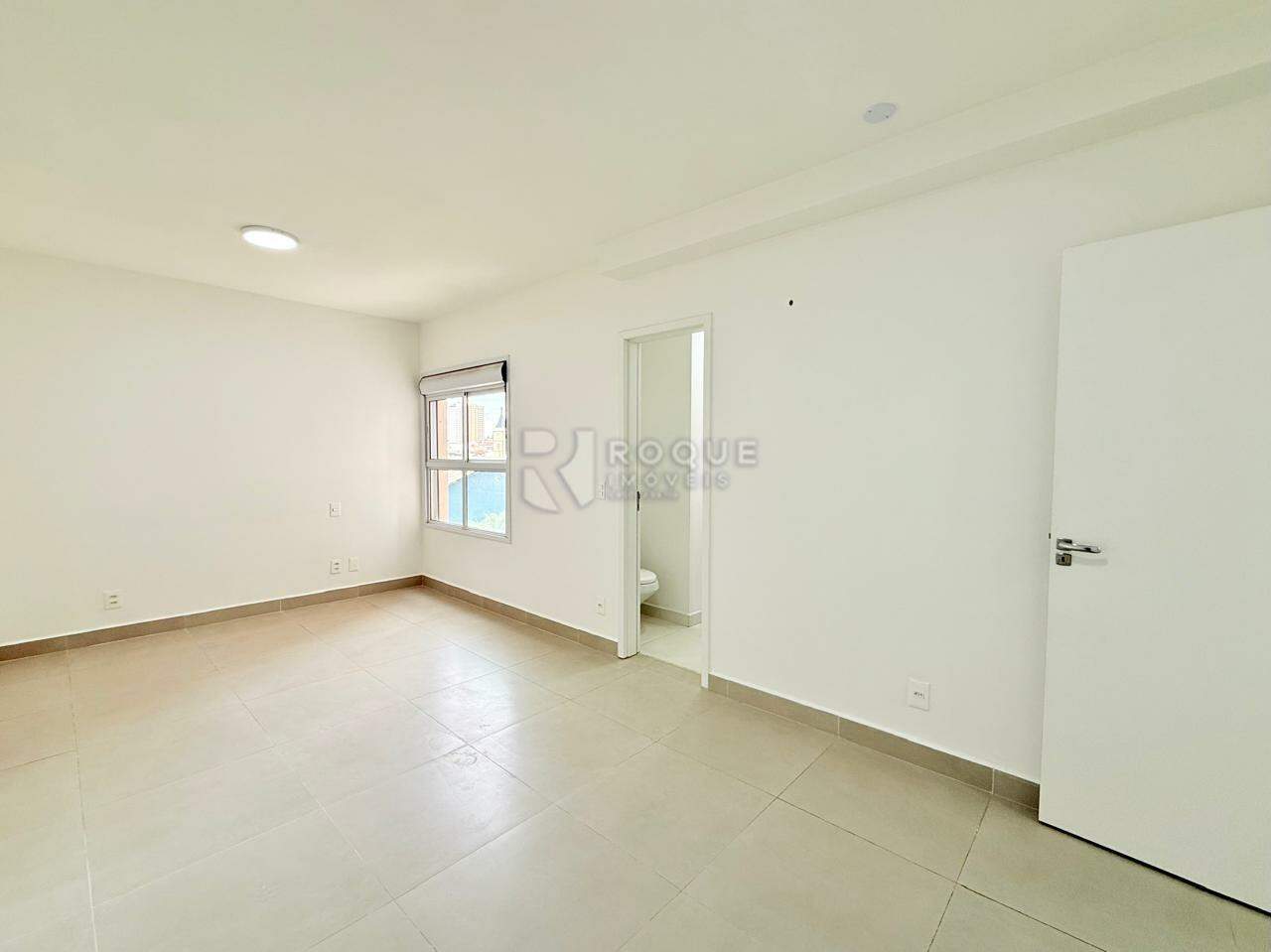 Apartamento para aluguel no bairro Vila Primavera: Dormitório 03 Suíte