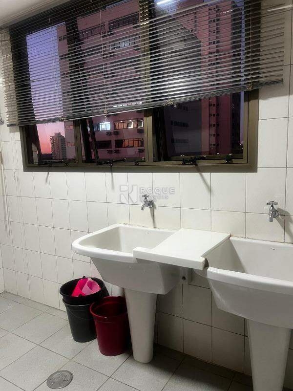 Apartamento à venda no bairro Centro: 