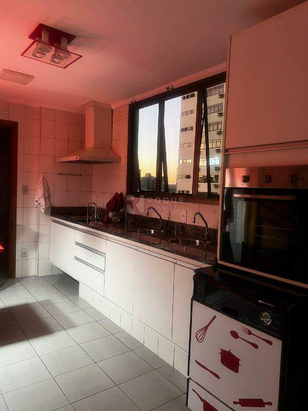 Apartamento à venda no bairro Centro: 