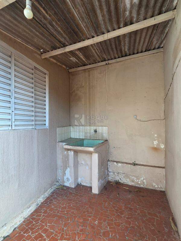 Casa Residencial à venda no bairro Cidade Jardim: Área de serviço fundos