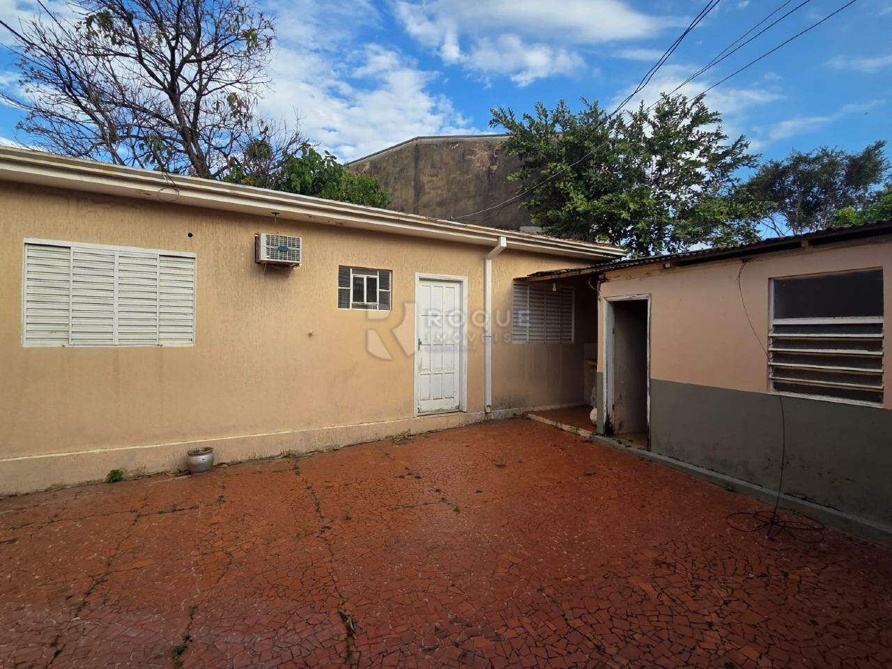 Casa Residencial à venda no bairro Cidade Jardim: Fundos