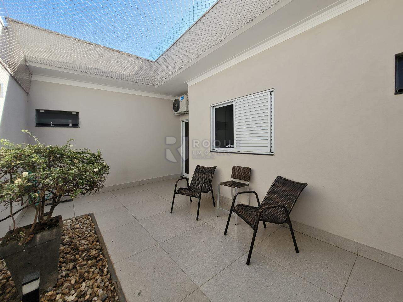 Casa em condomínio à venda no bairro Jardim Residencial Campo Novo: Área externa