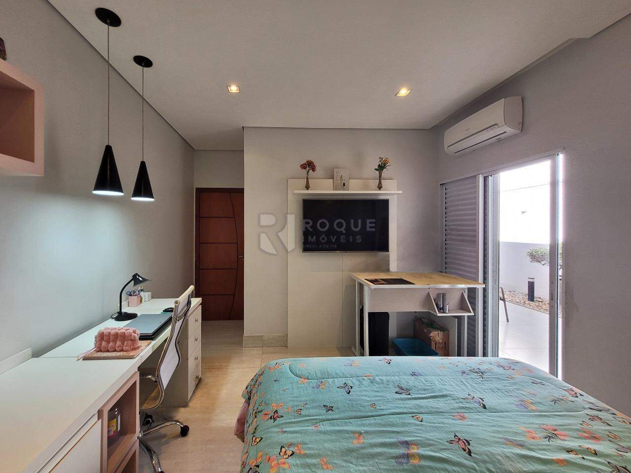 Casa em condomínio à venda no bairro Jardim Residencial Campo Novo: Suíte