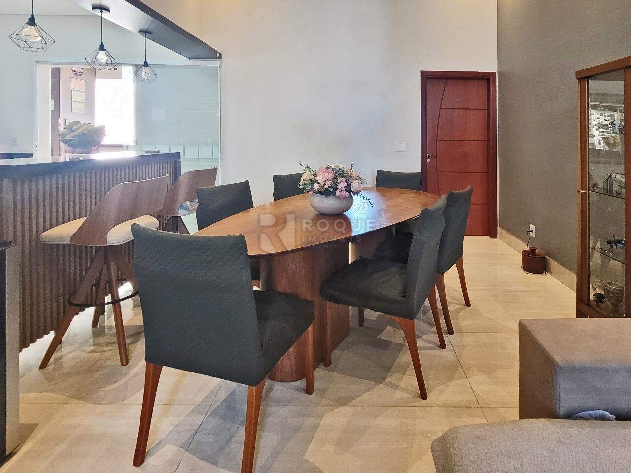 Casa em condomínio à venda no bairro Jardim Residencial Campo Novo: Sala