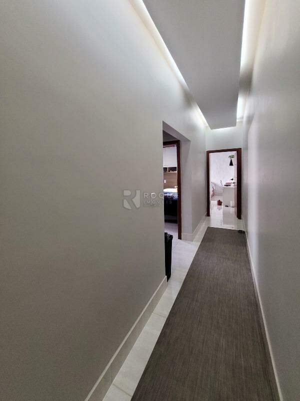 Casa em condomínio à venda no bairro Jardim Residencial Campo Novo: Hall